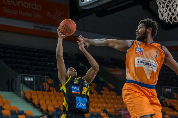 也彰显了巴 也彰显了巴