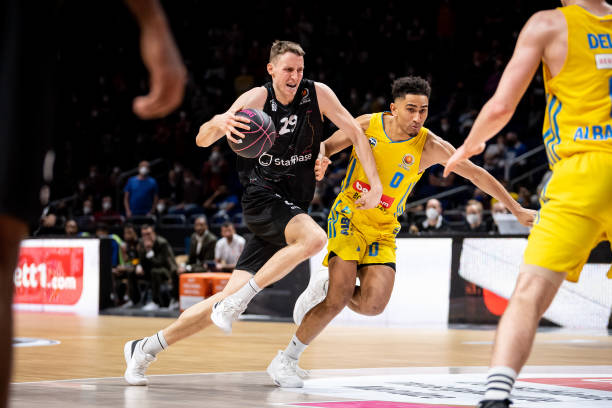 作为锋线的 作为锋线的